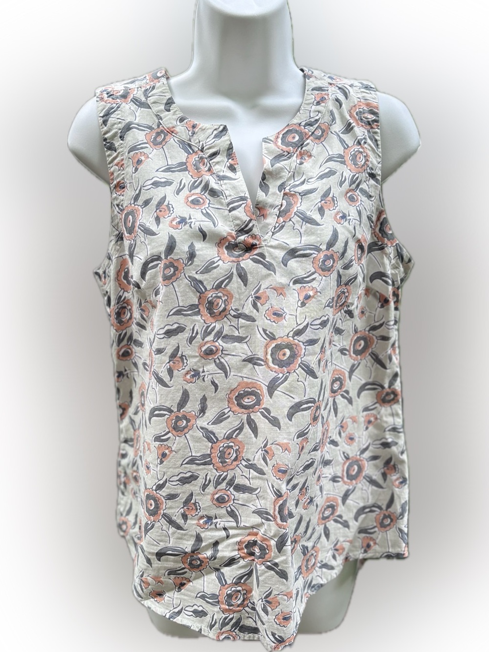 Orvis Sleeveless Floral Split-Neck Top in Coral & Gray